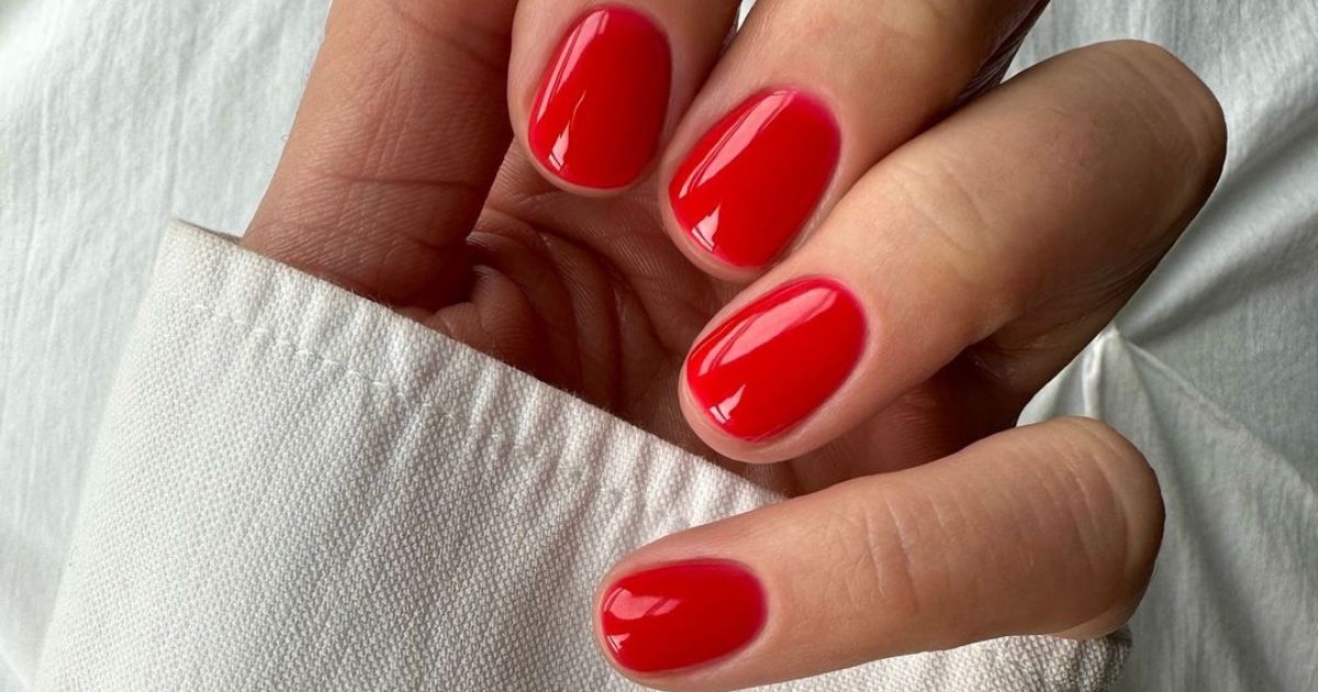 The 8 Best Crimson Nail Polishes of All Time